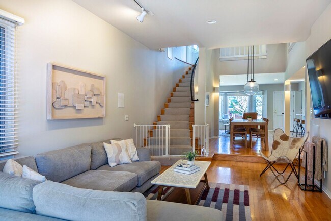 Building Photo - MODERN ARCHITECTURE W/ BEACH CHARM: BRIGHT & AIRY, 4BR3BA, 2-STORY HOME W/ OPEN & BRIGHT LIVING S...
