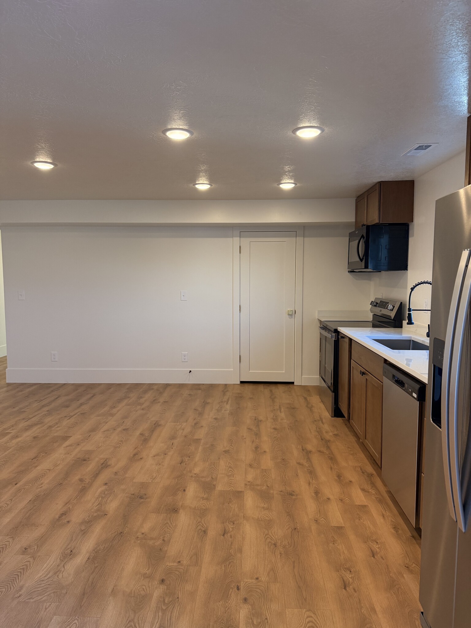 Building Photo - 14 N 300 E