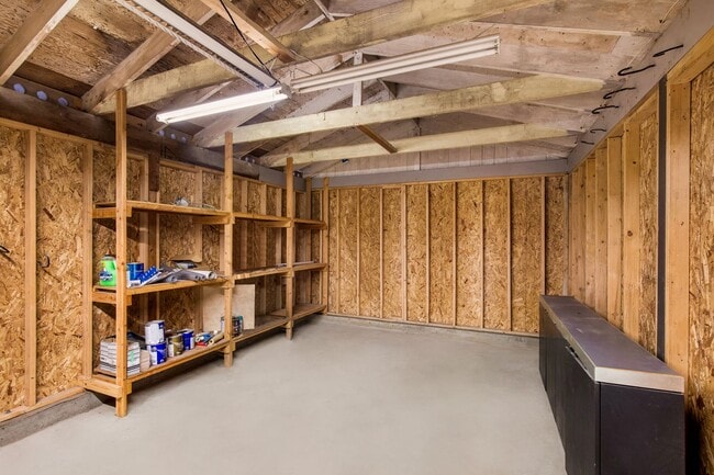 Building Photo - Beautifully remodeled rambler in Finn Hill