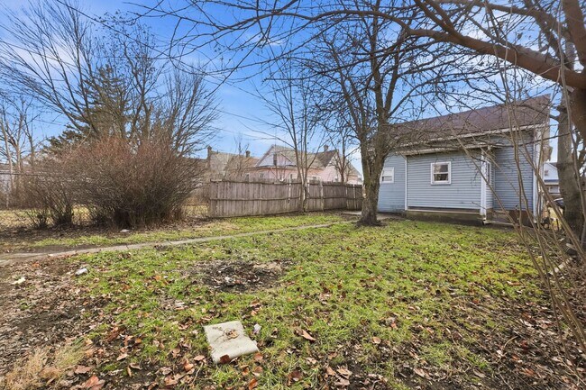 Building Photo - Stylish 2BR with Modern Upgrades