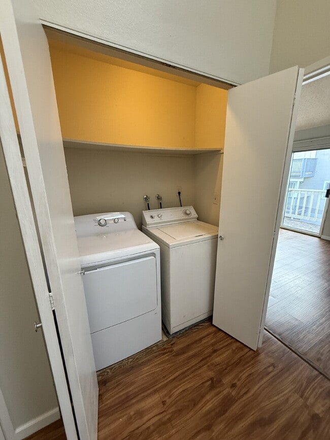 Building Photo - Charming 2-Bedroom, 2.5-Bath Home Just a Short Walk to Downtown Pleasanton