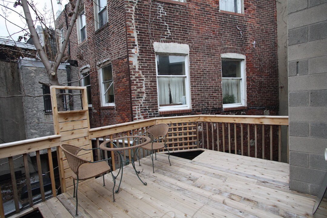 Building Photo - 1164 S Darien St
