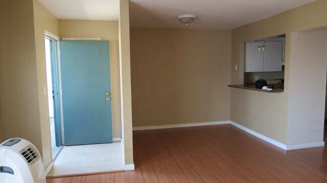 Building Photo - 3242 Ashford St