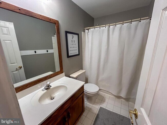 Building Photo - 105 Westmorland Ct