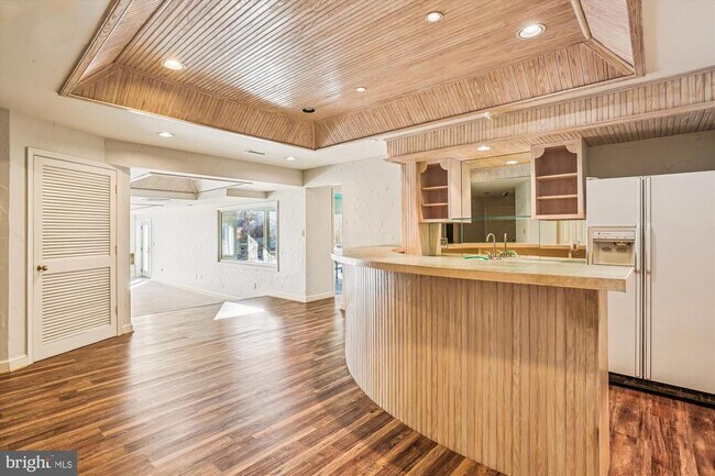 Building Photo - 9939 Bentcross Dr