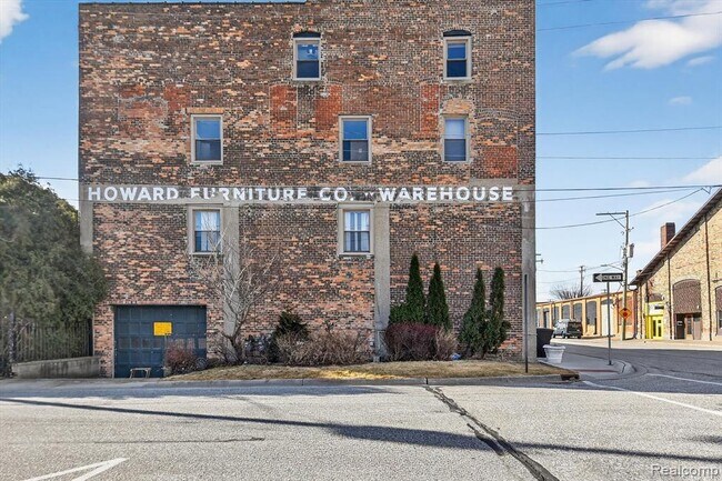 Building Photo - 1104 4th St