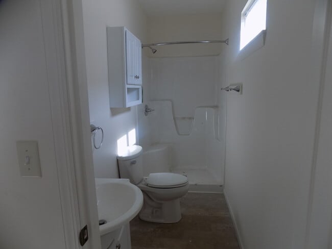 Building Photo - 204 Grant Ave