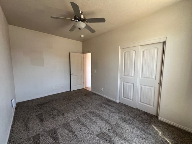 Building Photo - Grand Legacy Townhome
