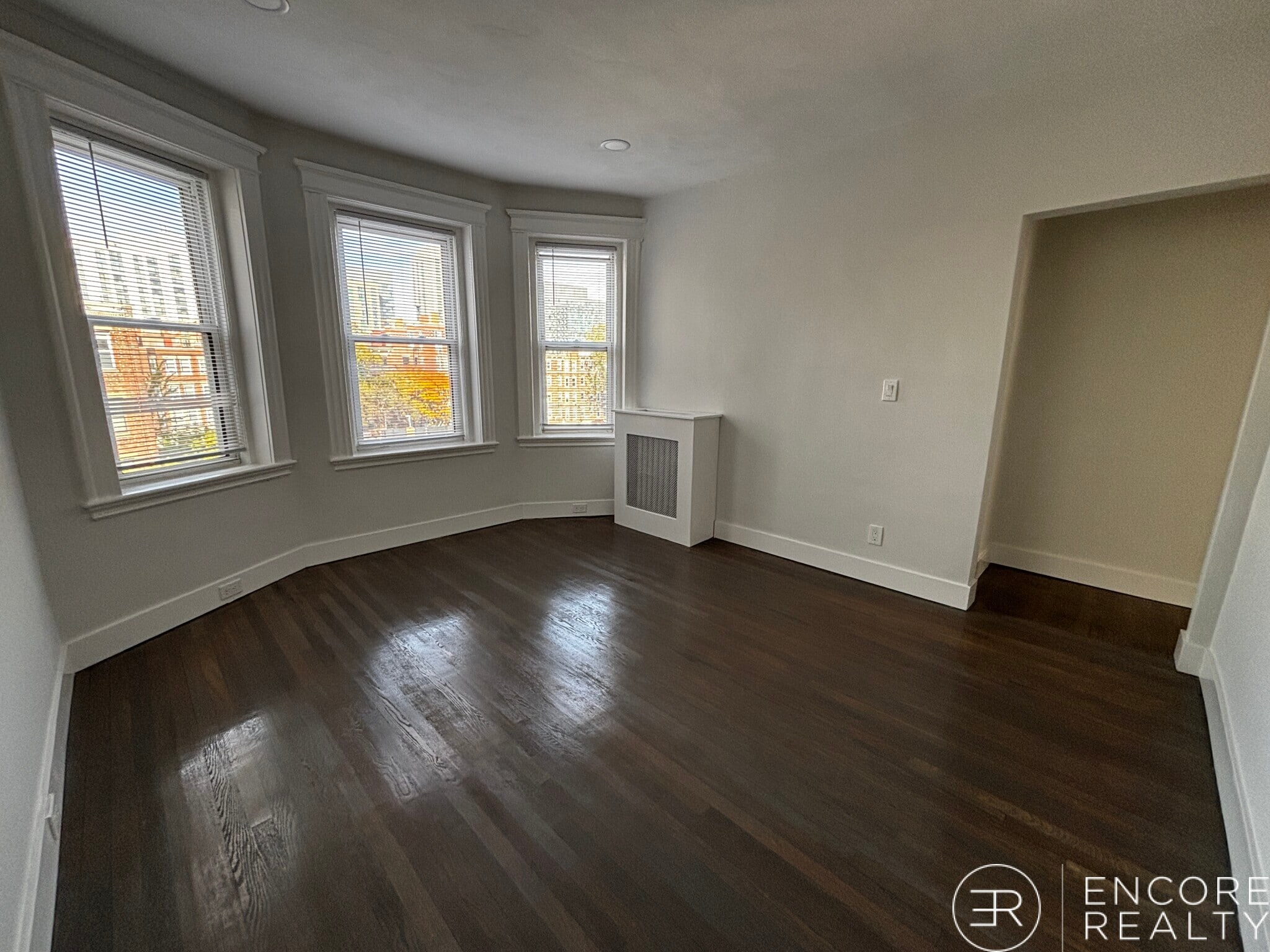 Building Photo - 111 Park Dr