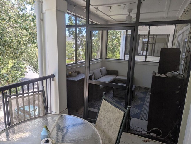Building Photo - Luxury Condo-Gated Community - James Islan...