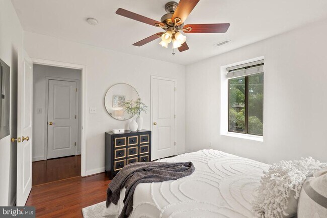 Building Photo - 5401 9th St NW