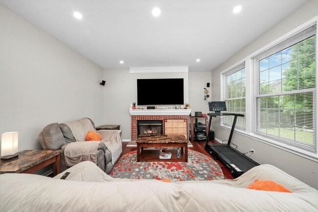 Building Photo - 2227 Avalon Ct S