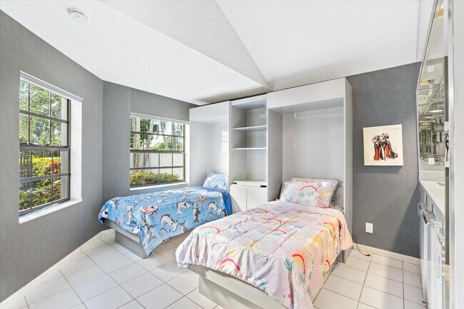 Building Photo - 5101 Via De Amalfi Dr
