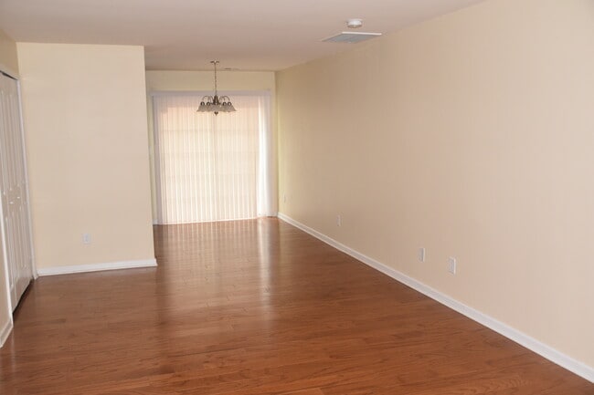 Dining - 11139 Derryrush Dr