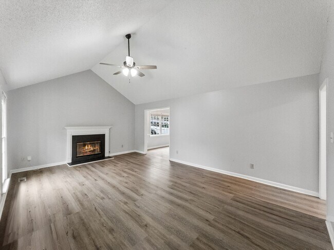 Building Photo - 121 Winthrop Way