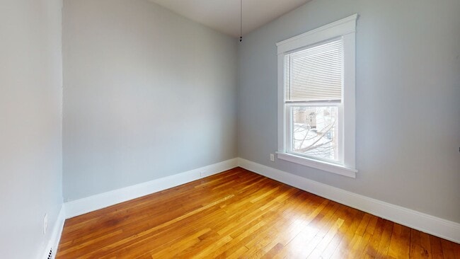 Building Photo - 2046 Wyandotte Ave