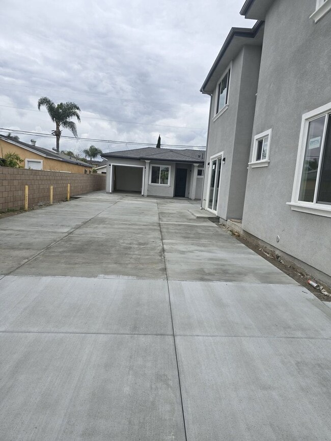 Building Photo - Newly Built Spacious 4 Bed/4 Bath Home in Garden Grove for Lease