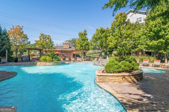 Building Photo - 1740 Century Cir NE