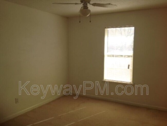 Building Photo - 124 Summerfield Cir
