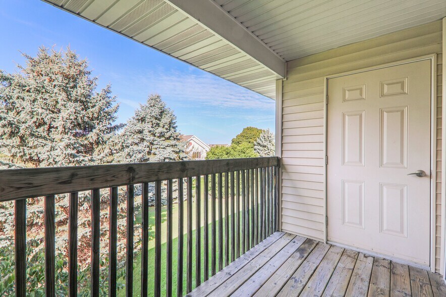 Building Photo - 838 N Thompson Dr