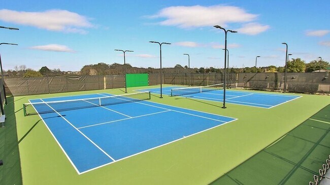 Building Photo - 28710 Wildthorne Ct