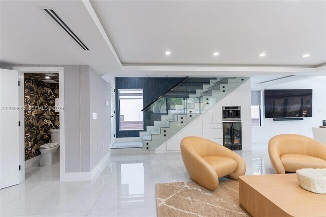 Building Photo - 5601 N Ocean Dr