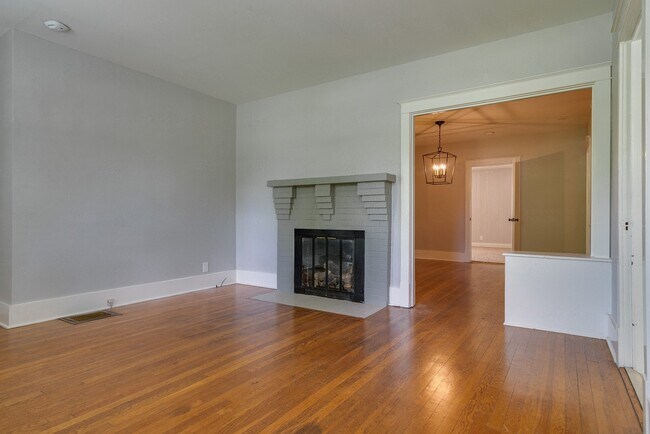 Building Photo - 946 Caldwell Ln