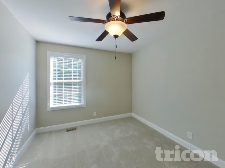 Building Photo - 2945 Lancelot Ln