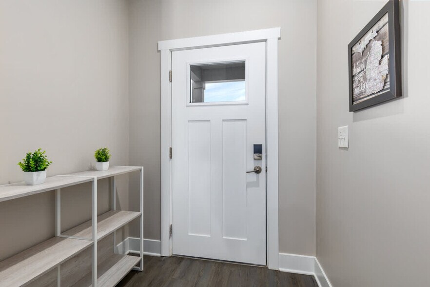 Building Photo - 3938 Pinot Dr