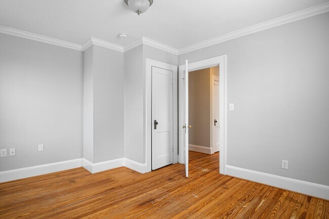 Building Photo - 545 Montgomery St