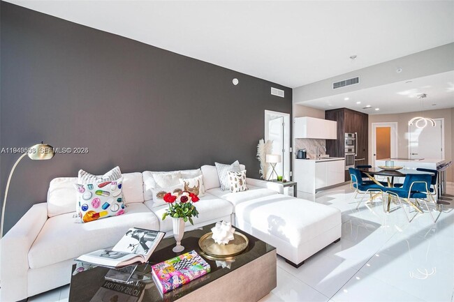 Building Photo - 851 NE 1st Ave