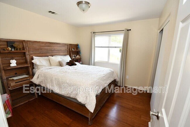 Building Photo - 371 Huerta St