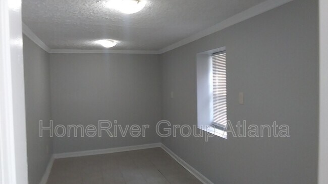 Building Photo - 1715 Highland Pl