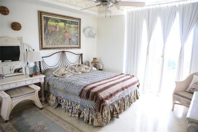 Building Photo - 3200 N Ocean Blvd