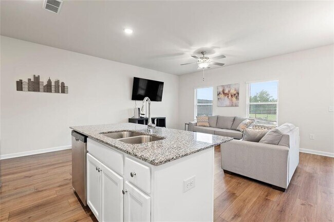 Building Photo - 6373 Rosetta Dr