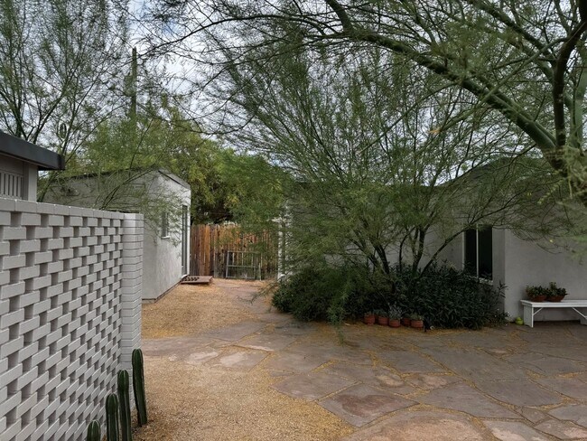 Building Photo - Mid-Century details in every corner. Solar panels! Gorgeous and perfect.