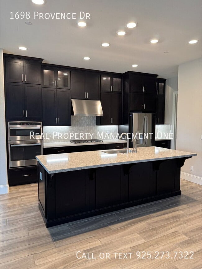 Building Photo - 1698 Provence Ln
