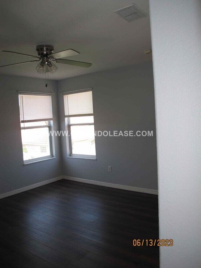 Building Photo - 925 Torrey Pine Dr