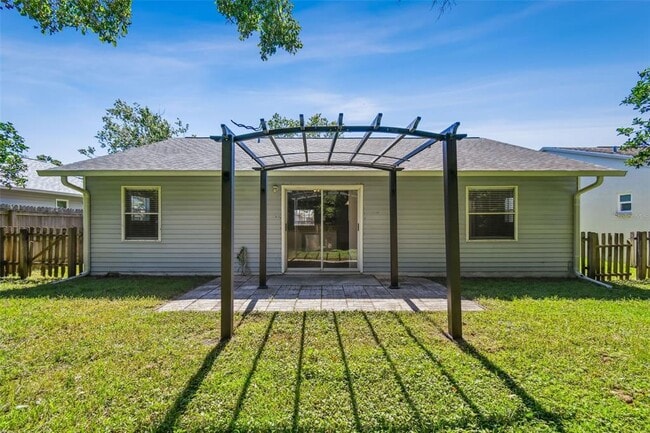 Building Photo - 331 Feather Tree Dr