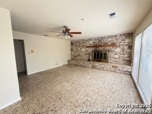 Building Photo - 1236 E Live Oak Rd