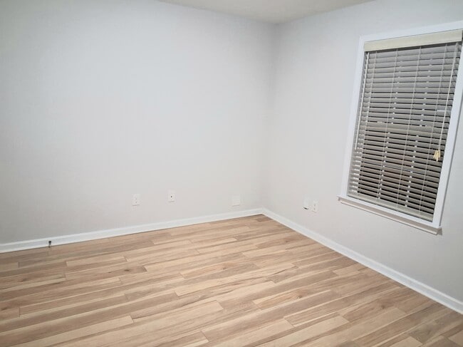 Building Photo - 1731 Elizabeth St