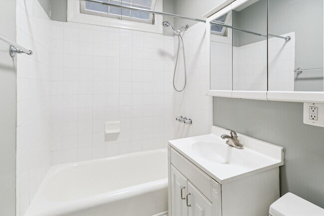 Building Photo - 1712 West Virginia Ave NE