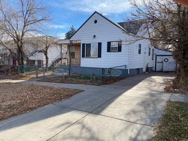 Building Photo - 2 Bed / 2 Bath Home - Close to UNC