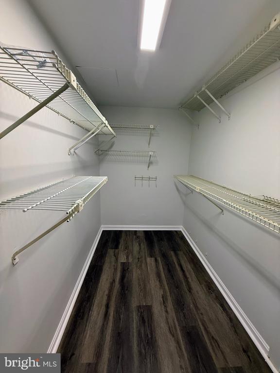 Building Photo - 30 Canterbury Square