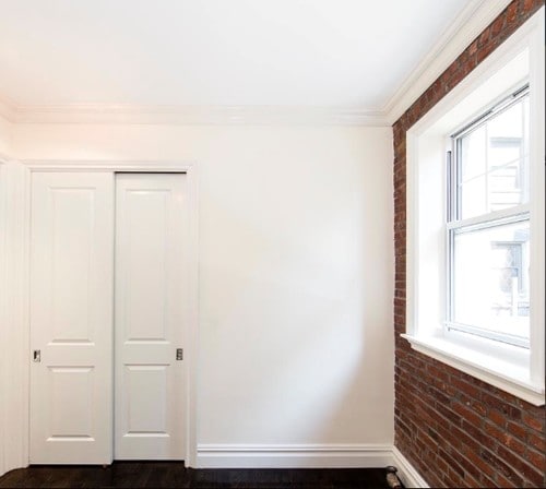 Building Photo - 354 E 13th St