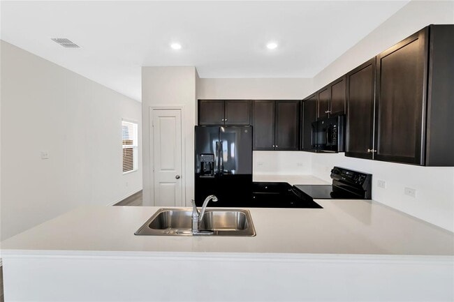 Building Photo - 160 The Bad Wy