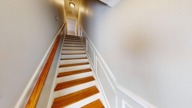 Building Photo - 2 BR 2 BA  TOWNHOME  -    Southern Creek S...