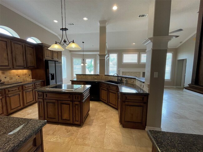 Building Photo - 11611 Canyon Breeze Dr