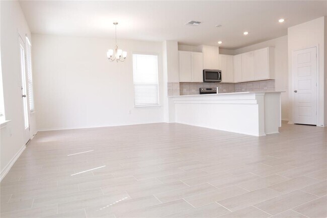 Building Photo - 8111 Marigny Wy
