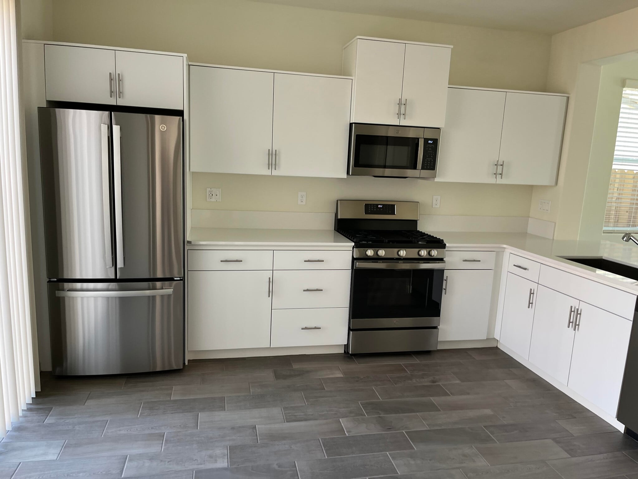 Kitchen - 2046 N Hammel Ln